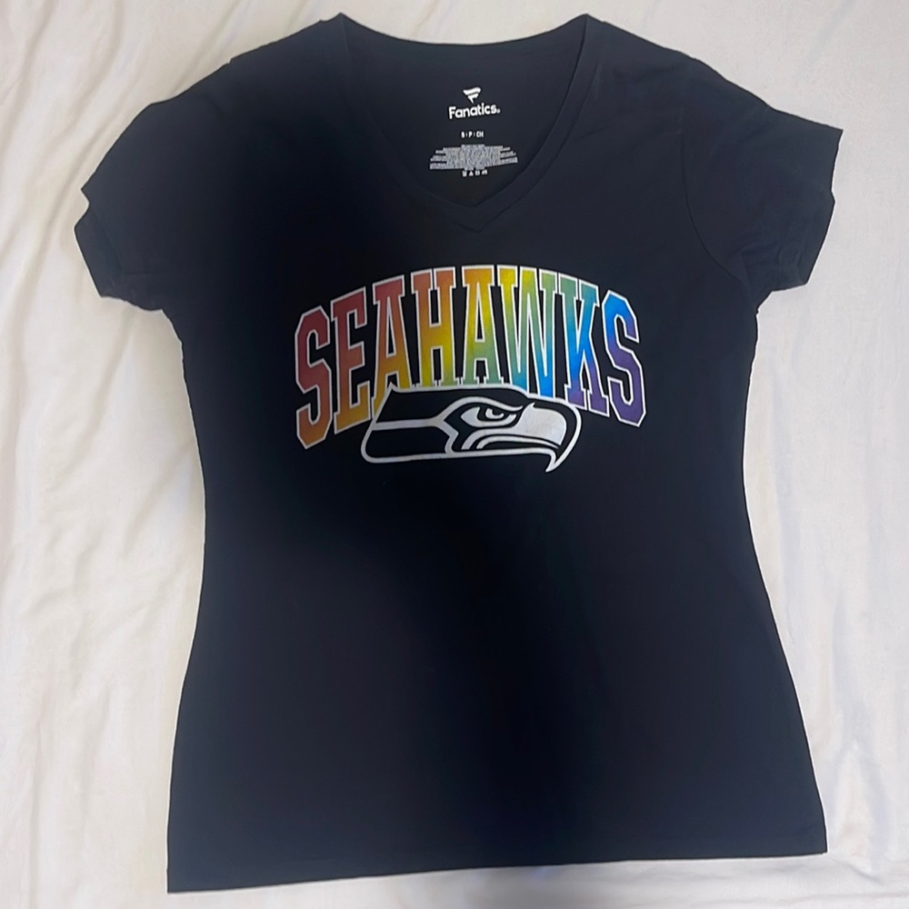 Fanatics Seahawks Rainbow V-Neck Style Tee